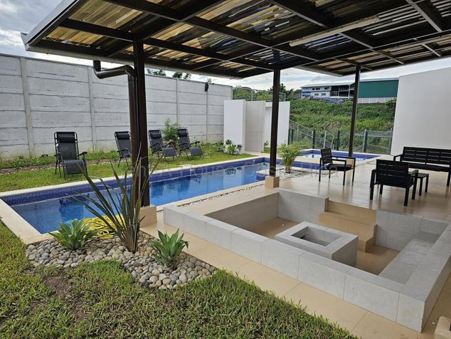 Venta de Casa en San Pablo de Heredia. RAH 27-258 in San Pablo, Heredia — $180,000