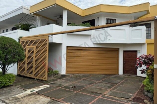 Casa en venta en Pavas, San José – 2 habitaciones, 2.5 baños y excelente ubicación in Pavas, San José — $330,000