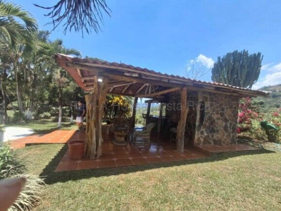 Propiedad en venta Acosta a solo 1.30 minutos de San José en Guaitil, Acosta, San José — ₡ 120 000 000