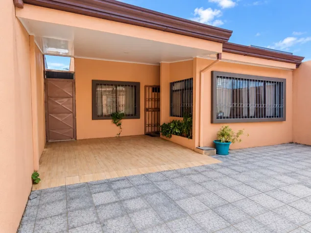 House for Sale in El Roble, Puntarenas in El Roble, Puntarenas — ₡ 46 000 000