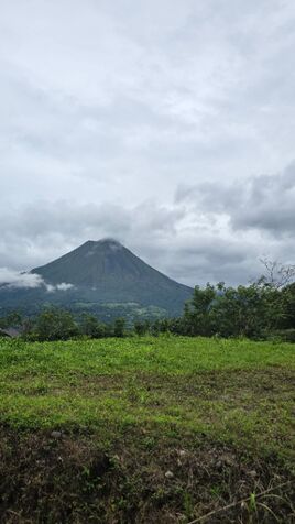 Vista 360 sin Bloqueos perfecta para Airbnb a 14min de La Fortuna en La Fortuna, San Carlos, Alajuela — ₡ 80 000 000