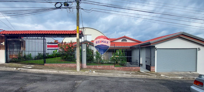 Home for Sale  Downtown Grecia | en Grecia, Alajuela — $232,500