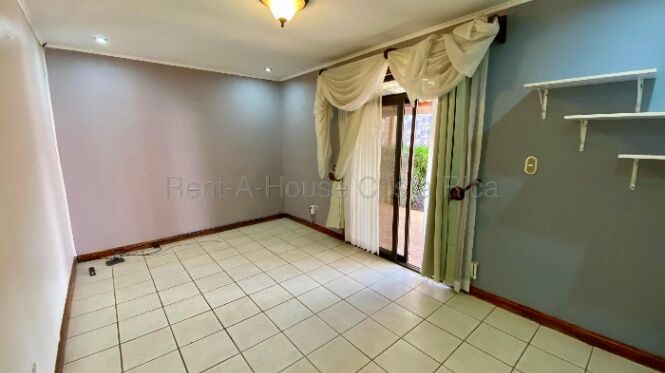 CASA EN ALQUILER 26-1622 en Santa Rosa, Santo Domingo, Heredia — $1,600