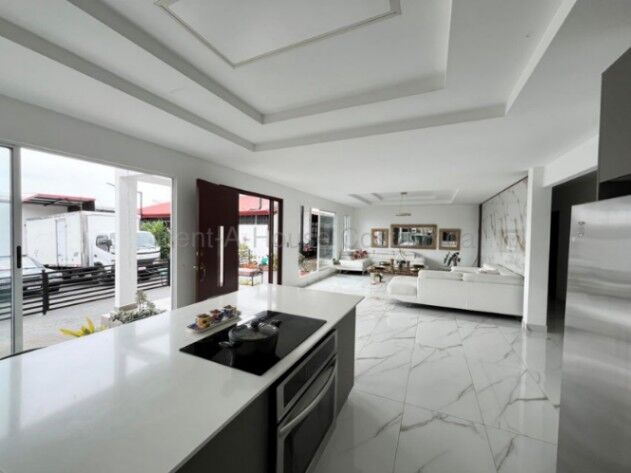 Alquiler de Casa en San Antonio, Escazú. RAH 26-1646 en San Antonio, Escazú, San José — $4,500