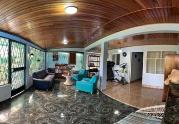 Casa con Jardines muy amplios en San Rafael Arriba de Desamparados en San Rafael Arriba, Desamparados, San José — $397,700 - Foto 4 de 36