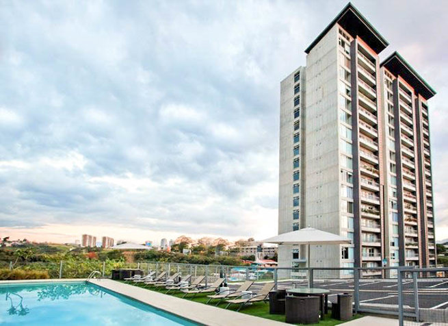 VENTA DE APARTAMENTO CON VISTA PANORÁMICA, URUCA, SAN JOSÉ en Uruca, San José — $180,000
