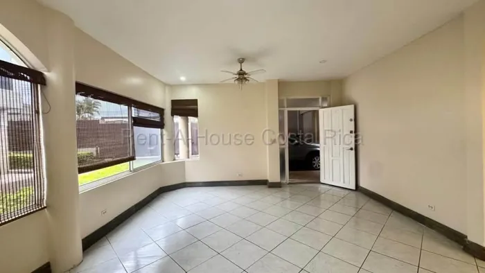 APARTAMENTO EN VENTA CERCA AL CARIARI COUNTRY CLUB in La Asunción, Belén, Heredia — $208,700 - Photo 2 of 9