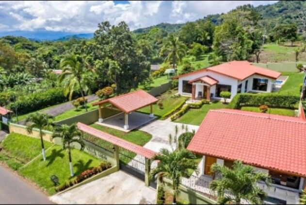 SE VENDE O ALQUILA BELLÍSIMA CASA Y APARTAMENTO EN ATENAS.  in Atenas, Alajuela — $2,500