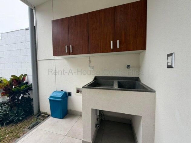 Alquiler de Casa en Escazú-San Rafael. RAH 27-221 en San Rafael, Escazú, San José — $2,700