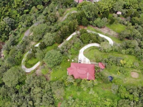 Se vende amplia propiedad con 10,400m2 de lote en Ciudad Colón 24-1029 in Colón, Mora, San José — $550,000