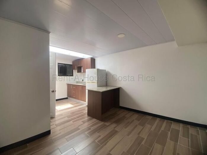 Alquiler de Apartamento en Escazú. RAH 26-1933 in Escazú, San José — ₡ 200 000