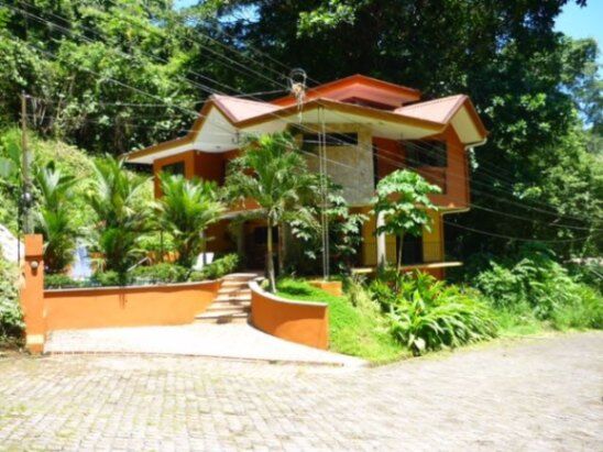 SE VENDE BELLA RESIDENCIA EN GARABITO, PUNTARENAS.  en Jacó, Garabito, Puntarenas — $400,000