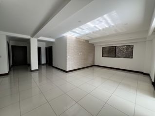 Alquiler o Venta de apartamento en condominio en primera planta in Pozos, Santa Ana, San José — $390,000 - Photo 5 of 11
