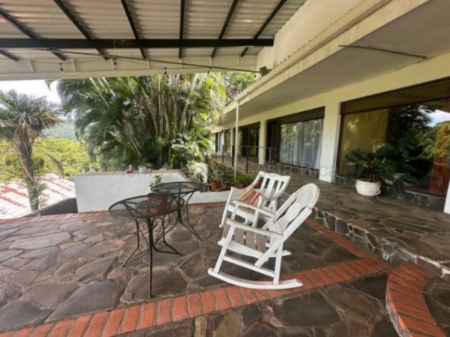 Venta de Quinta con Amplia Casa y Vistas Panorámicas en Cebadilla de Turrúcares. RAH 26-2274 en Turrúcares, Alajuela — ₡ 230 000 000