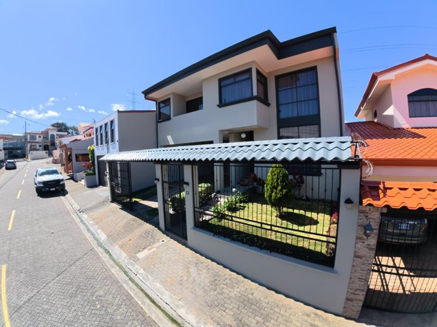 Venta de Casa en Moravia- Condominio in San Vicente, Moravia, San José — ₡ 180 000 000