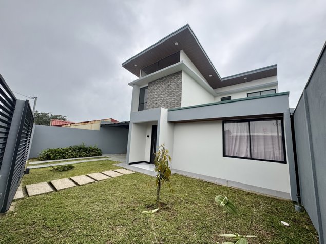 Venta de casa moderna en Santiago de San Ramón in Santiago, San Ramón, Alajuela — ₡ 110 000 000 - Photo 2 of 20