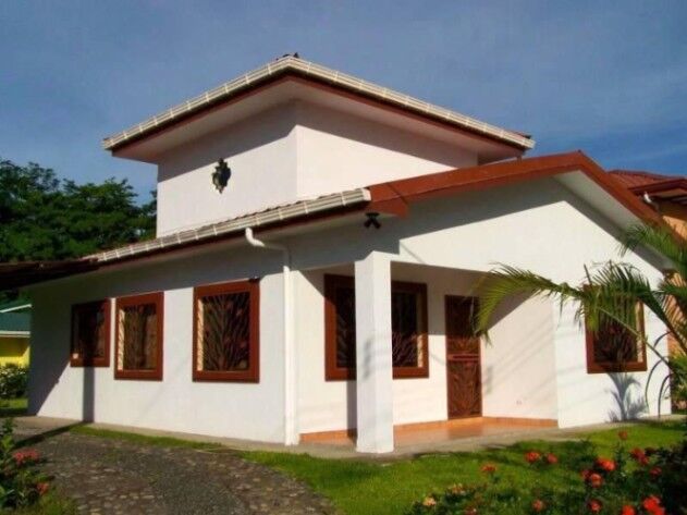 CASA DE PLAYA EN VENTA, PUNTARENAS, $245.000 COD#25-1495 in Parrita, Puntarenas — $245,000