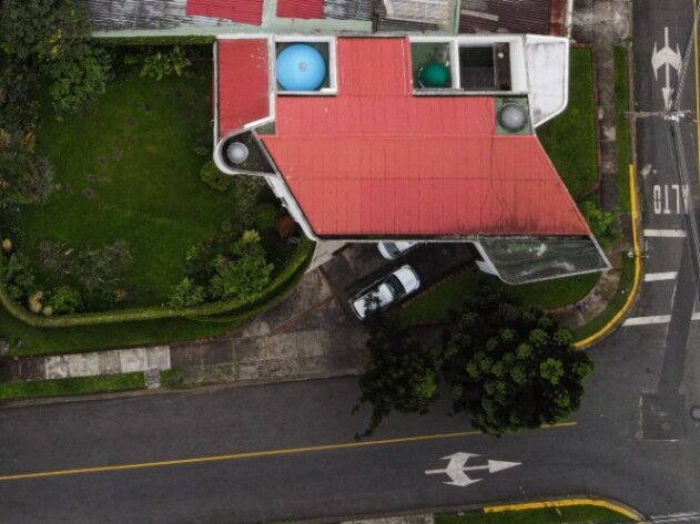 SE VENDE HERMOSA CASA EN PINARES en Curridabat, San José — $550,000 - Foto 2 de 25