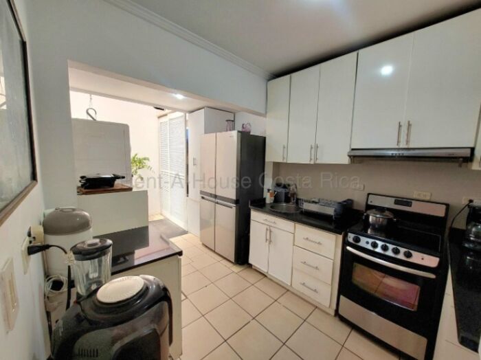 Versatilidad y Confort en Piedades: Casa de 4 Habitaciones con Dormitorio en 1er Nivel en Piedades, Santa Ana, San José — $120,280