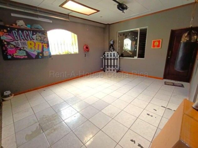 VENTA DE CASA ESPACIOSA EN EL TEJAR DEL GUARCO CERCA DE TODO. en El Tejar, El Guarco, Cartago — ₡ 85 000 000