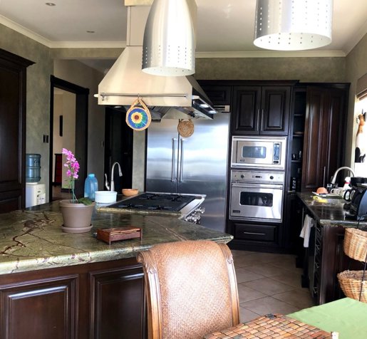 Vendo casa en San Antonio de Escazú in San Antonio, Escazú, San José — $1,650,000 - Photo 2 of 16