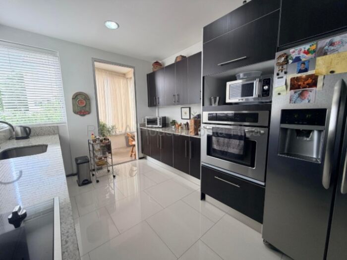 Apartamento de lujo en Santa Ana con terraza y 3 habitaciones #26-2122 GS en Piedades, Santa Ana, San José — $335,000