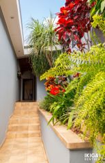 Casa de Lujo Amueblada con 4 Dormitorios y Amplio Jardín en Concepción, La Unión, Cartago — $550,000 - Foto 2 de 41