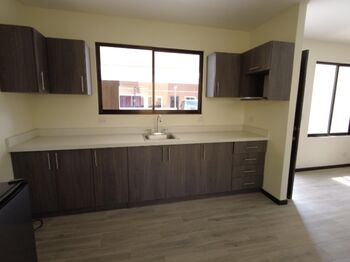 VENDO CASA EN LA SUIZA SAN RAFAEL DE HEREDIA. 5 MINUTOS DEL CENTRO DE SAN RAFAEL. in San Rafael, Heredia — $179,000 - Photo 4 of 11