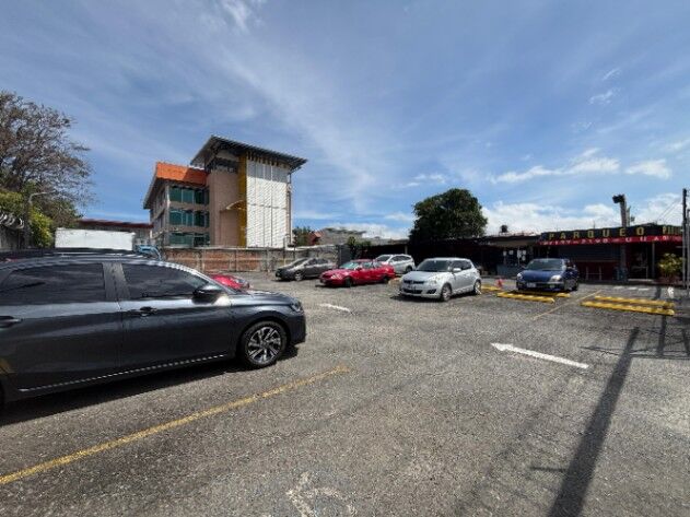 Parqueo en venta en Guadalupe, ¡gran oportunidad de inversión!  en Guadalupe, Goicoechea, San José — $750,000