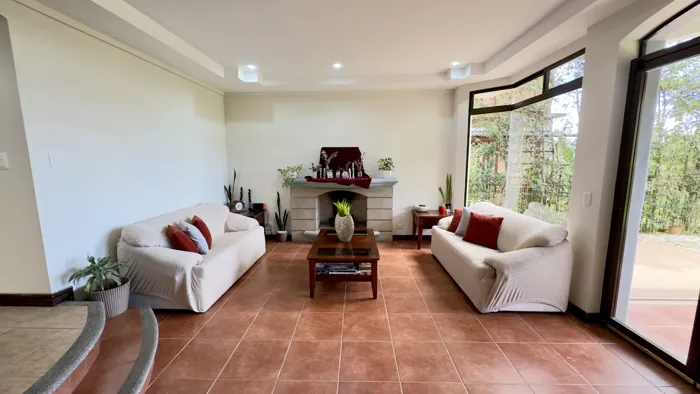 Venta casa de 2 plantas en condominio Vista Real, San Rafael. (FE) in San Rafael, Montes De Oca, San José — $325,000 - Photo 3 of 22