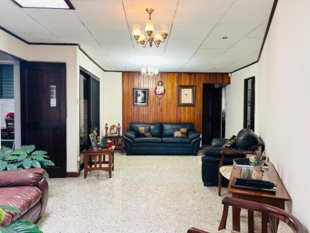 Se vende casa con uso de suelo mixto en Heredia Centro 26-1044 en Mercedes, Heredia — $349,000