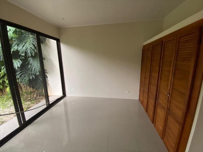 SE ALQUILA BELLÍSIMA CASA EN ROCA VERDE, ATENAS.  en Atenas, Alajuela — $1,000