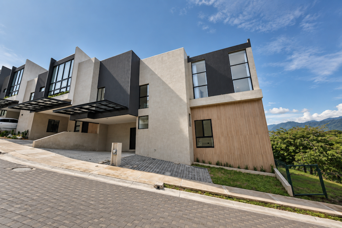 Casa para Estrenar de 3 Habitaciones en NAIA Guachipelín en San Rafael, Escazú, San José — $2,200