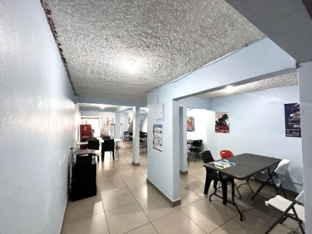 Venta de Plaza Comercial con 8 Locales en Heredia. RAH 25-2044 en Heredia — $850,000 - Foto 2 de 16