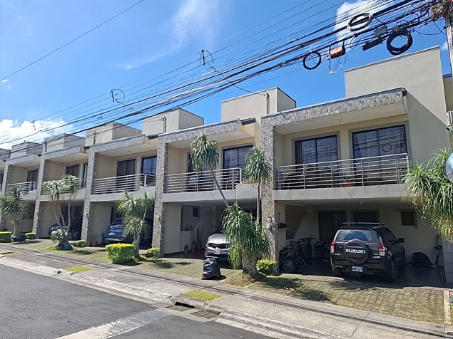 Casa en San José, Condominio Valle Alto, Mata de Plátano, Goicoechea en Mata de Plátano, Goicoechea, San José — $215,000 - Foto 3 de 31