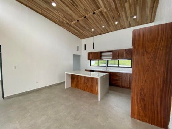 Se vende casa con piscina a estrenar en Concepción Atenas 25-1018 en Concepción, Atenas, Alajuela — $399,000