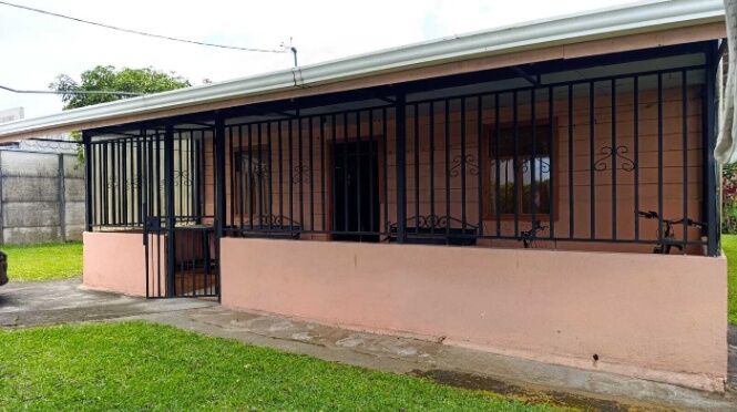 Venta de Casa en Granadilla de Curridabat.  en Granadilla, Curridabat, San José — ₡ 150 000 000