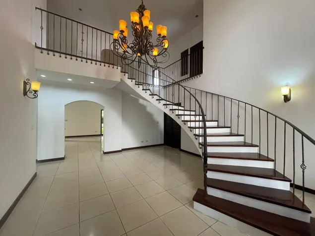 Casa en Venta Hacienda del Sol in Uruca, Santa Ana, San José — $880,000 - Photo 2 of 32