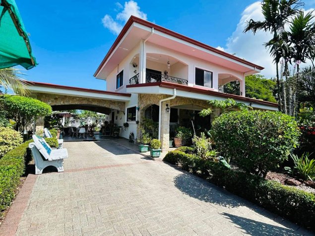 Casa en Venta en Jacó Beach con Piscina y Jacuzzi Privado en Jacó, Garabito, Puntarenas — $585,000