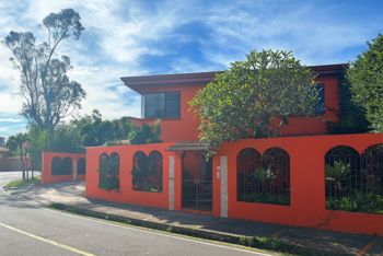 VENTA / Lote con dos casas en el Residencial Los Laureles, Escazú in San Rafael, Escazú, San José — $680,000 - Photo 2 of 13