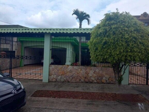Venta de Espectacular Casa en Moravia / Mls. 26-906 OFC JB in San Vicente, Moravia, San José — $618,000