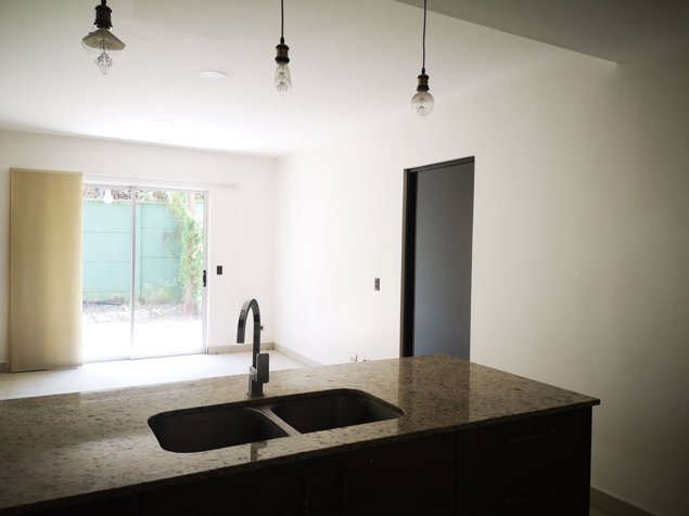 AMPLIO APARTAMENTO CON FINOS ACABADOS EN REMATE BANCARIO en Alajuela — $105,200 - Foto 3 de 18