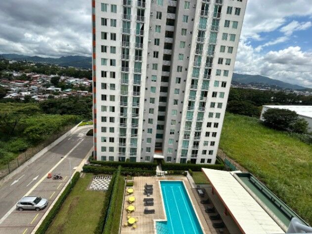 VENTA DE APARTAMENTO, HEREDIA, LAGUNILLA, CONDOMINIO BAMBÚ en Heredia — $110,000