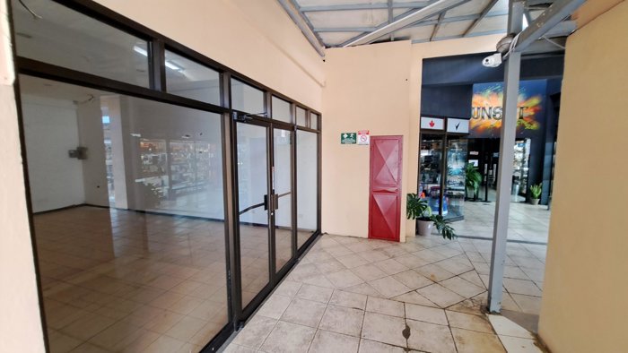 Espacio Versátil para Oficina o Comercio en Venta en Plaza Coral, Jacó in Jacó, Garabito, Puntarenas — $70,000
