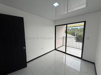 CASA EN VENTA EN TIBÀS SAN JUAN en San Juan, Tibás, San José — 79 900 000 ₡ - Foto 4 de 12