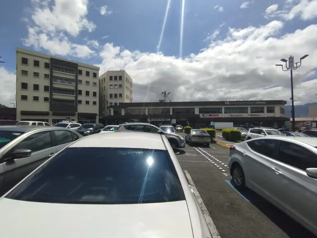Se Gran Alquila Local Comercial - Mall Paseo de las Flores en San Francisco, Heredia — $4,223 - Foto 2 de 9
