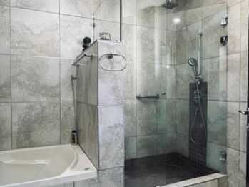 Elegante casa en Condominio, ubicada en San Rafael de Escazú, es una residencia de 2 plantas  in San Rafael, Escazú, San José — $320,000 - Photo 5 of 16
