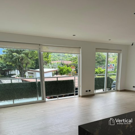 Venta Apartamento en Distrito 4 Escazú en San Rafael, Escazú, San José — $399,000 - Foto 3 de 6