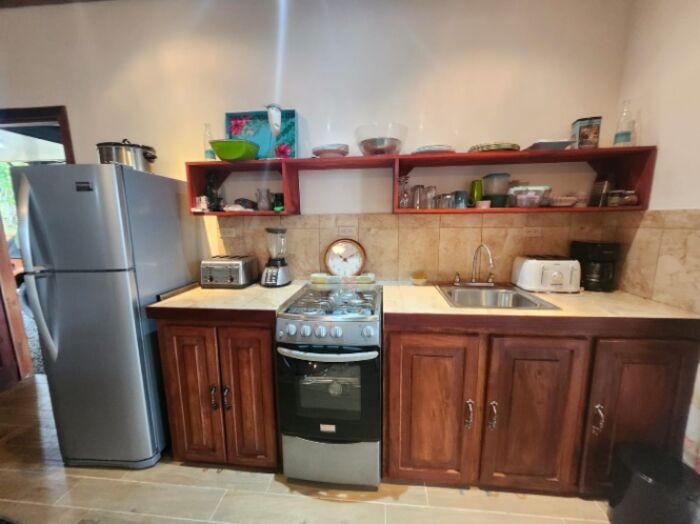Casa en la Montaña con Vista, Suite Principal de Lujo y Estudio Independiente  en Platanares, Pérez Zeledón, San José — $650,000