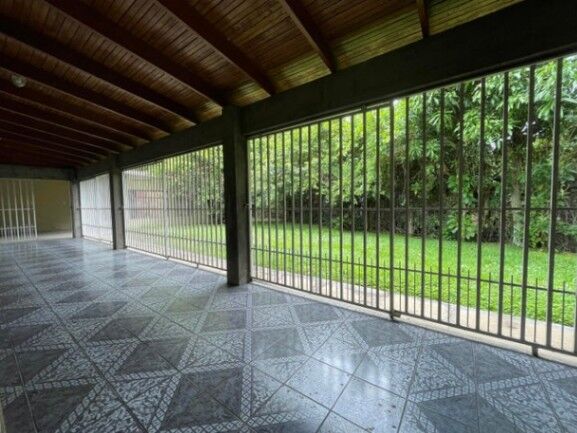 Se vende casa con patio y terraza en San Rafael Escazú 25-466 en San Rafael, Escazú, San José — $443,000
